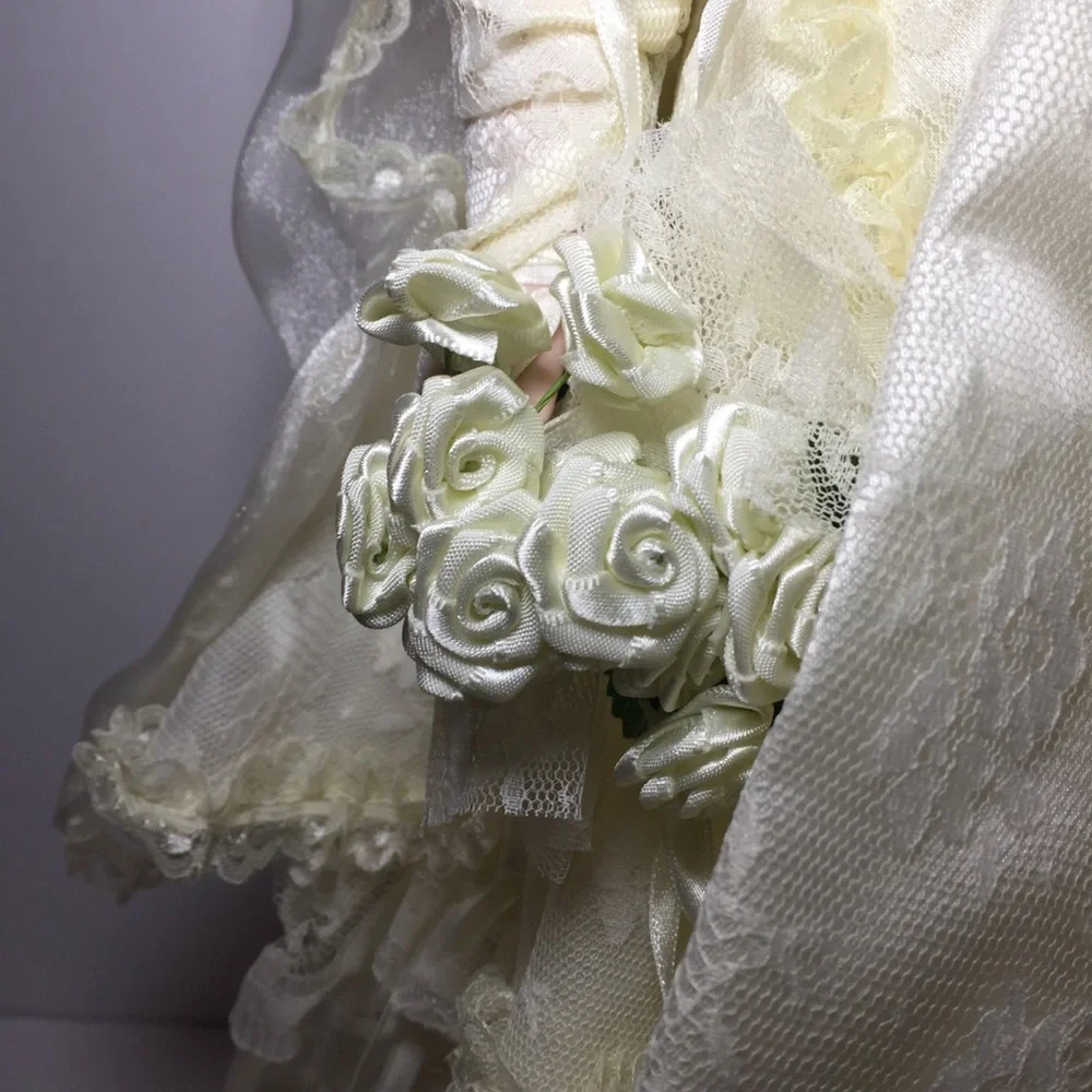DYNASTY DOLLS Porcelain Bride Doll